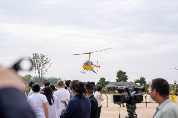 恒汇证券 技术创新赋能场景应用&#32;云南石屏低空经济“乘风而起”